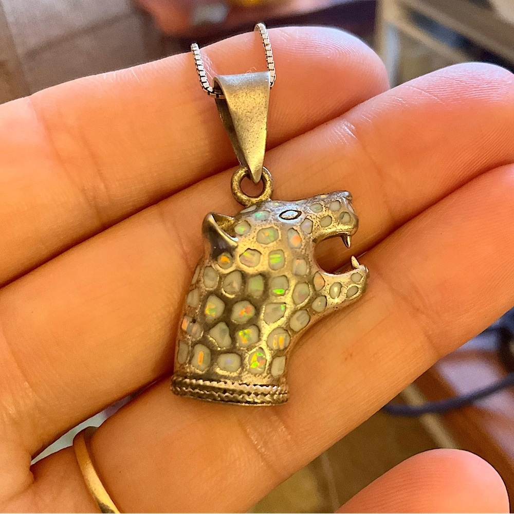 950 Silver & Opal Cat Pendant - Picture 2 of 7